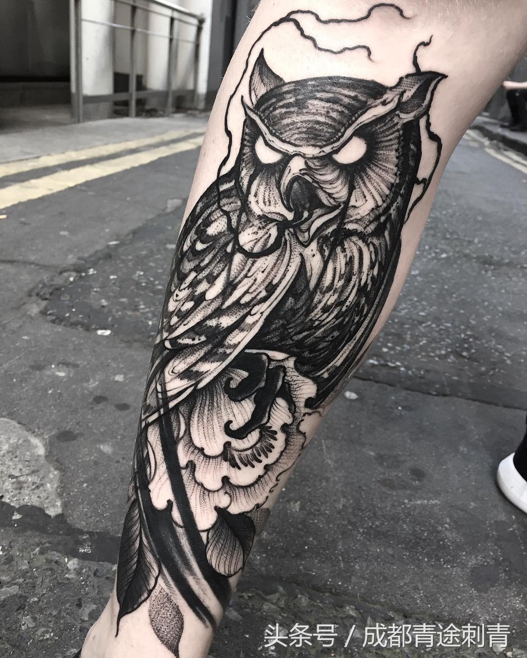 从球场到纹身店，一个差点被足球“耽误”的纹身师