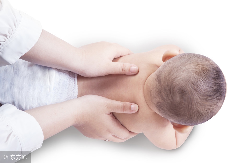 宝宝半夜高烧怎么喂药,3岁孩子高烧38.5退烧绝招