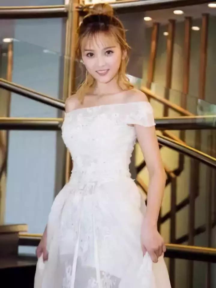 有眼妆和没眼妆差距这么大？女团最应该出的是变身秘笈吧？