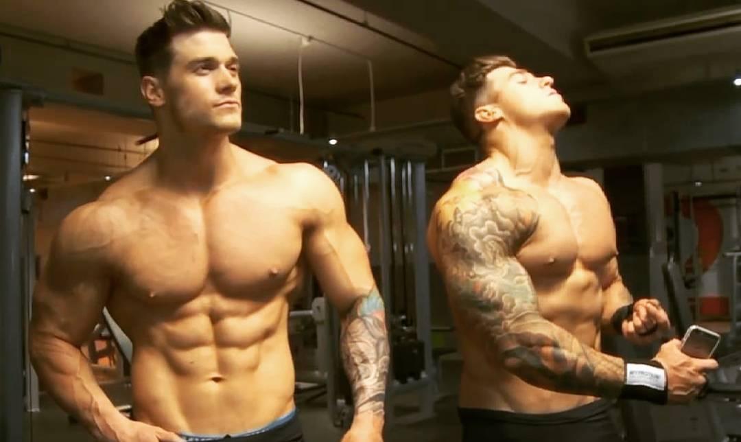 胸部脂肪多是减脂还是练胸肌,得了鸡胸怎么练胸大肌