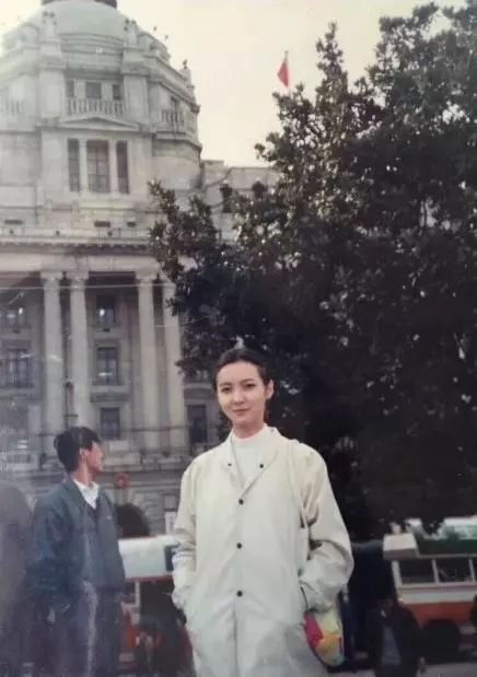 20年前的父母和现在父母的对比,20年前的爸妈照片