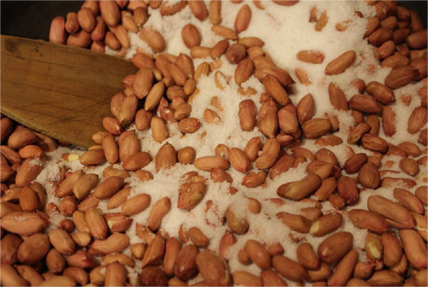 炒花生不脆是坏了吗,炒花生洗过的好还是不洗的好