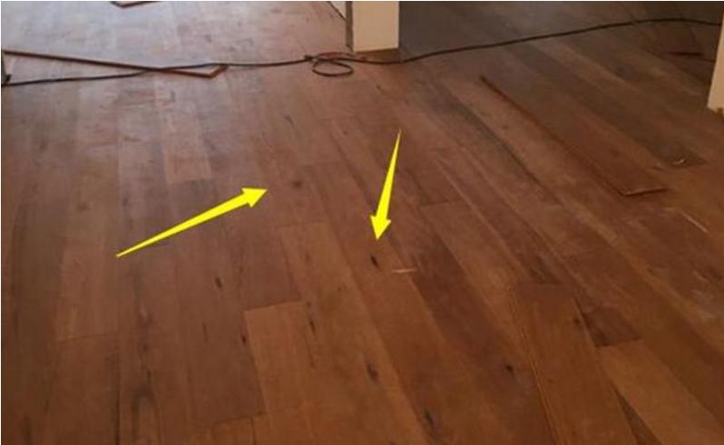 木地板铺贴质量通病,800*800地砖师傅说有问题贴不平