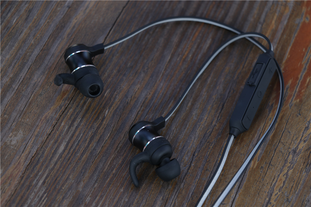 待机135小时，售价149元，爱国者蓝牙耳机S55体验！