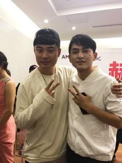 爱情公寓大电影版曾小贤开直播,爱情公寓三开众人看曾小贤直播