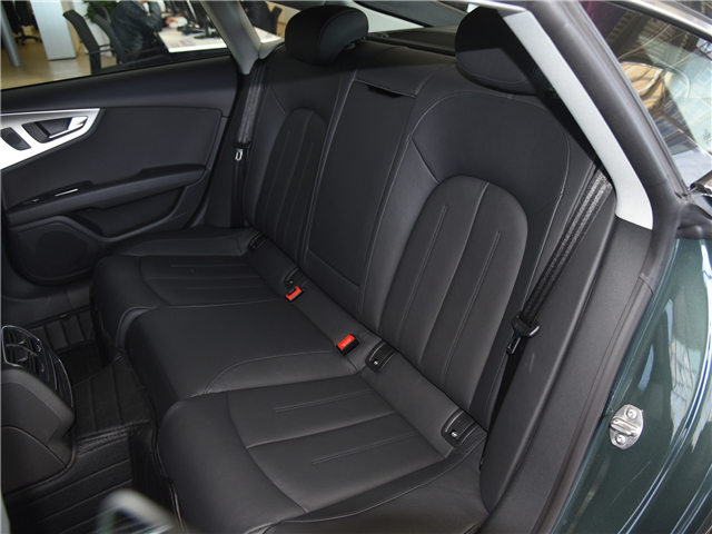 奥迪a72019款55tfsiquattro竞技版,奥迪a7这个价位还能买什么