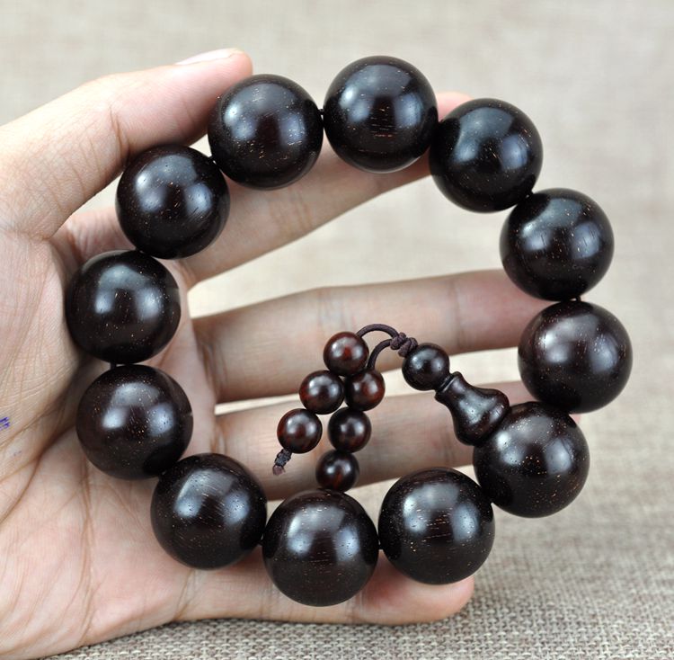 为什么小叶紫檀越盘越黑呢,小叶紫檀盘黑