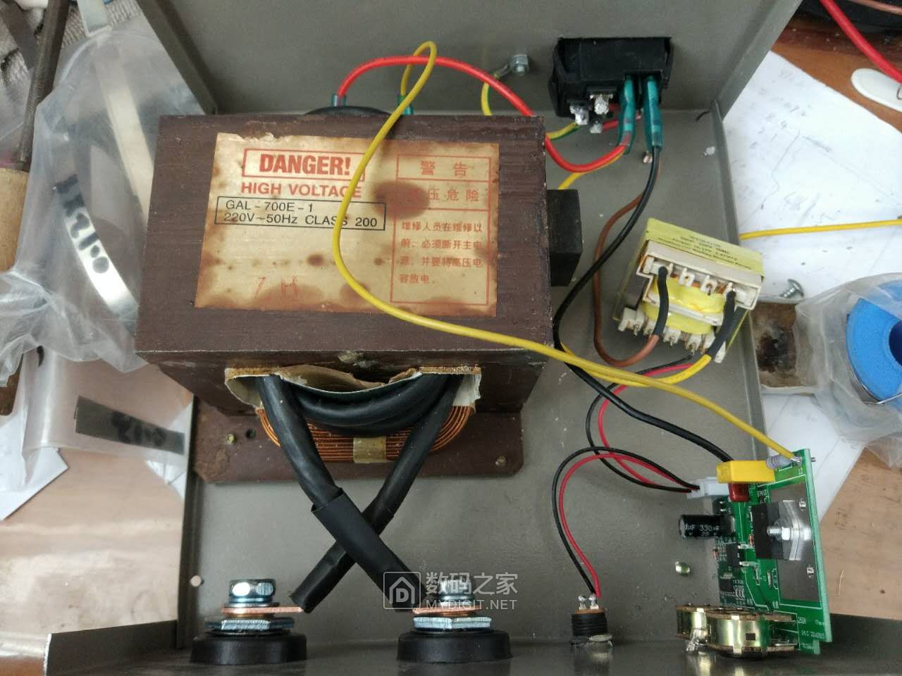 怎样拆微波炉变压器才能改点焊机,报废微波炉改点焊机