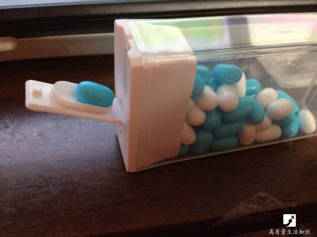 凳子上的圆孔干嘛的,凳子中间的洞可以做什么