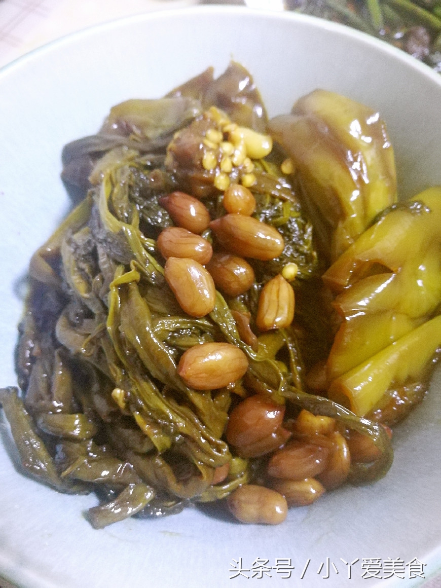 东北烀豇豆肉皮咸菜做法,东北烀地瓜梗咸菜教程