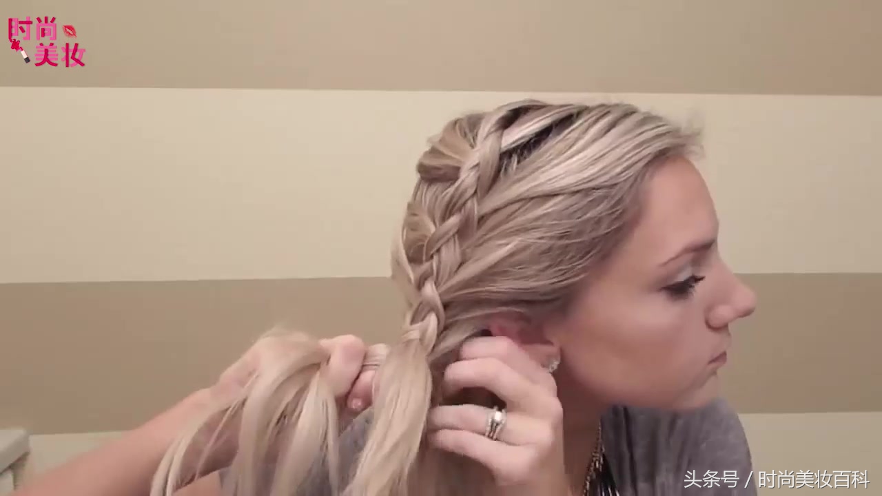 鱼骨辫编发教程,怎么编织人鱼马尾辫