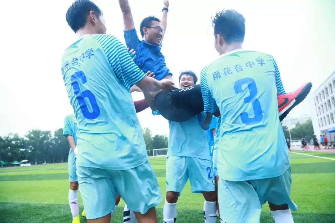 学校足球队毫无悬念夺冠,2019江苏省省长杯足球比赛高中组