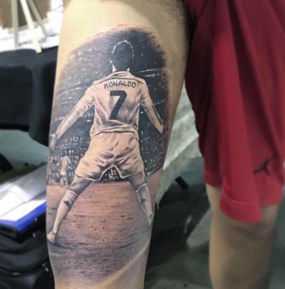 跟足球有关的纹身,关于足球纹身小图案