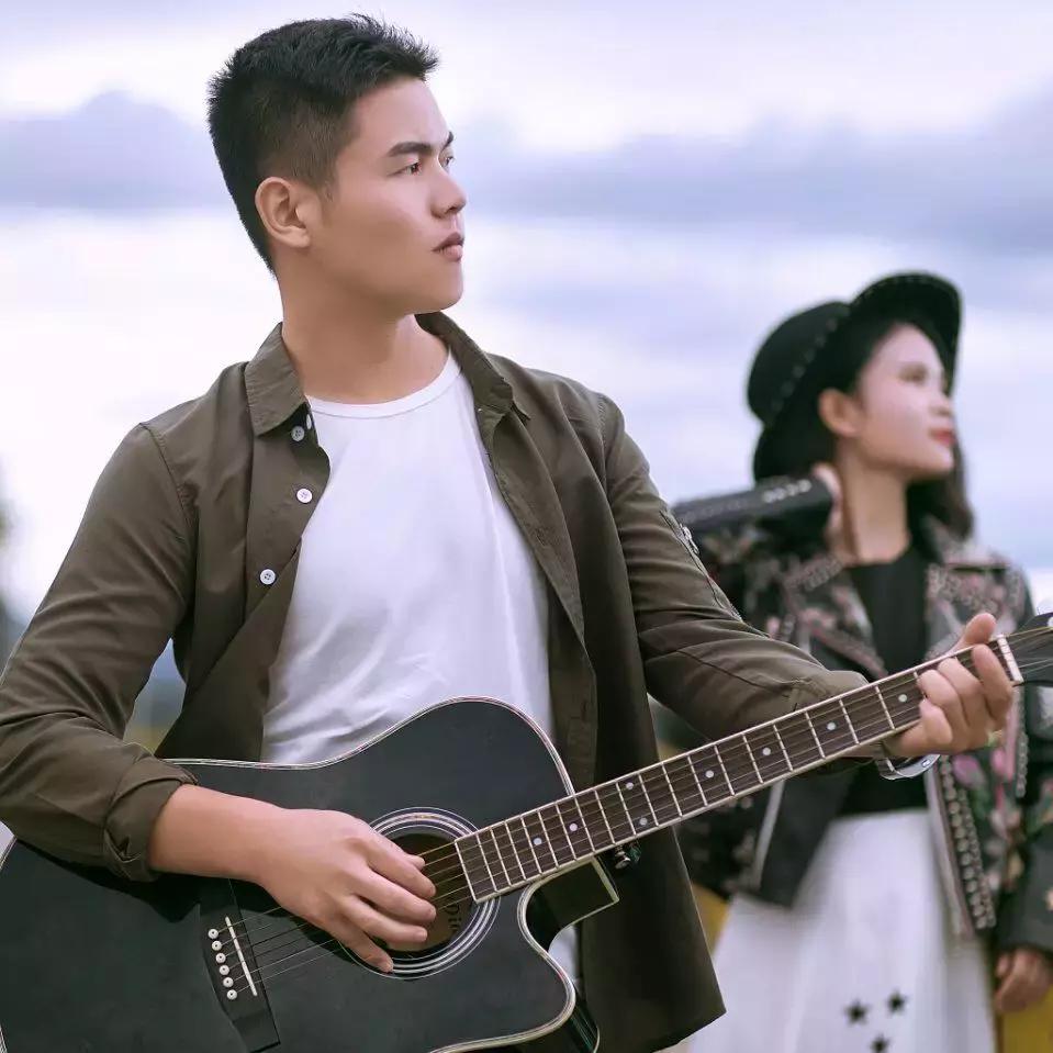 从文艺兵到装甲兵，再到财税老板，这个90后的兵哥哥不一般