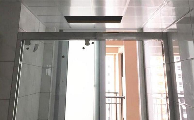 卫生间先吊顶还是先安装淋浴隔断,淋浴隔断要不要做到顶