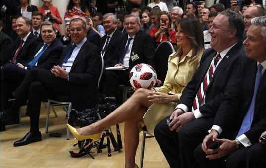 特朗普普京足球,普京送特朗普足球