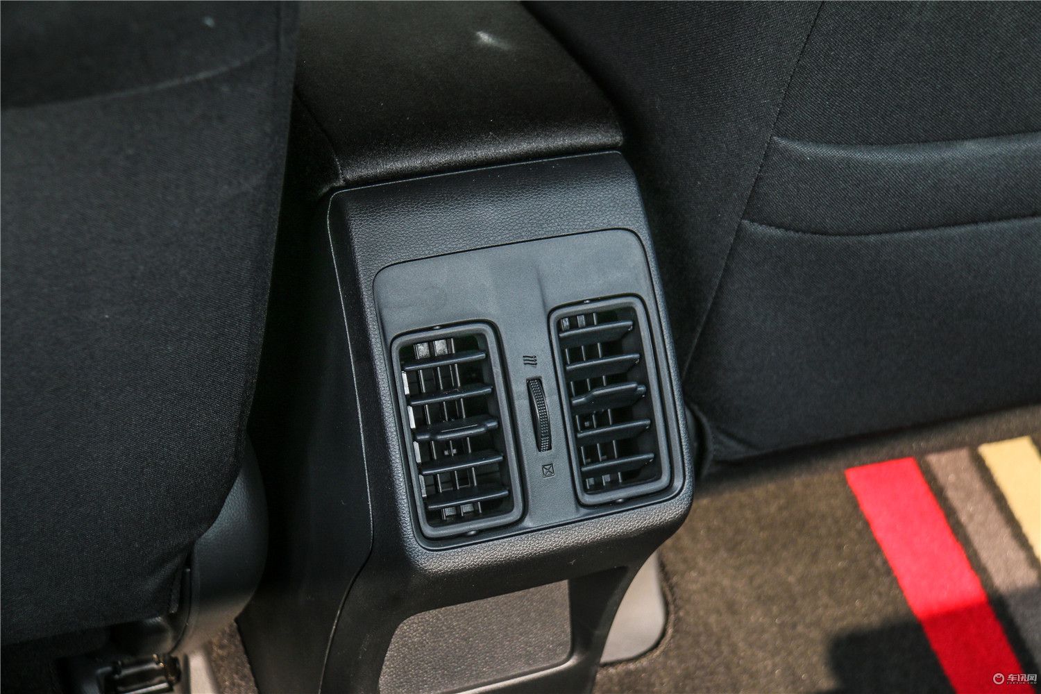 关于第五代全新本田锋范city,省心省油实用代步车本田锋范