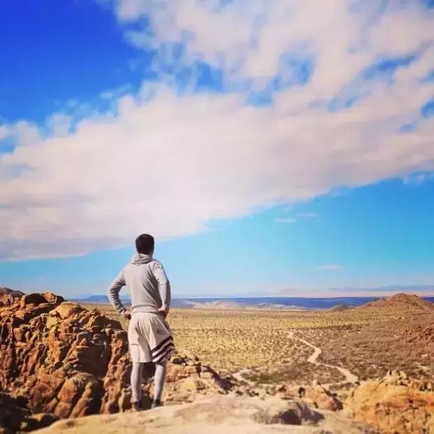 要多去旅行而非只是旅游,去旅行而不是旅游