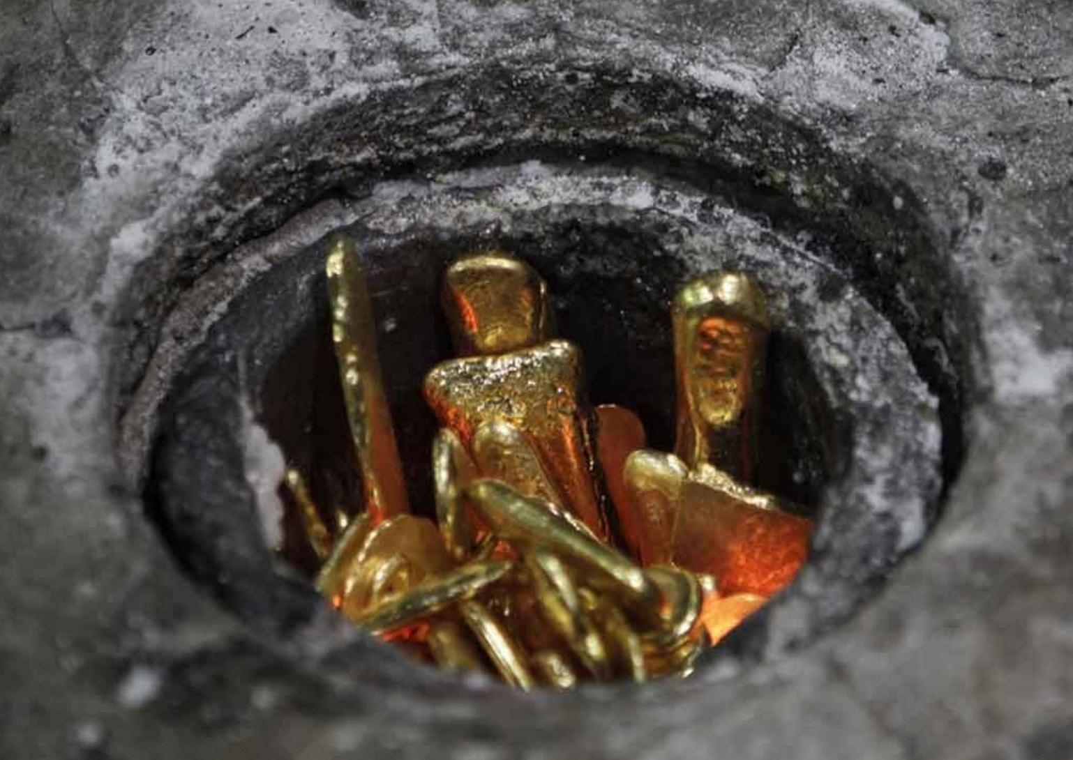 迪拜黄金不值钱吗？制作的地方简陋至极，你都不敢相信