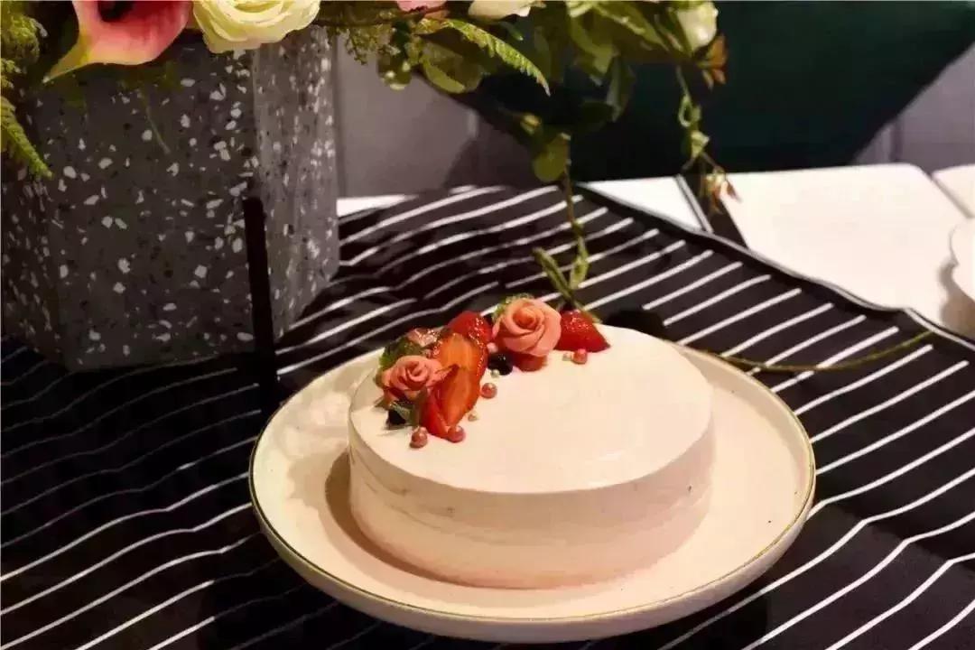 何必去法国？大沥永旺“深藏Blue”浪漫的店，给你梦幻下午茶！