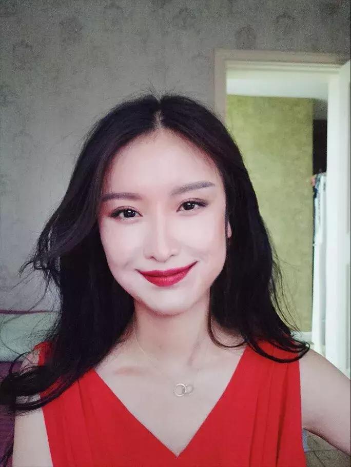 妹子化妆变蒙娜丽莎吸60W粉,《每日邮报》都来报道