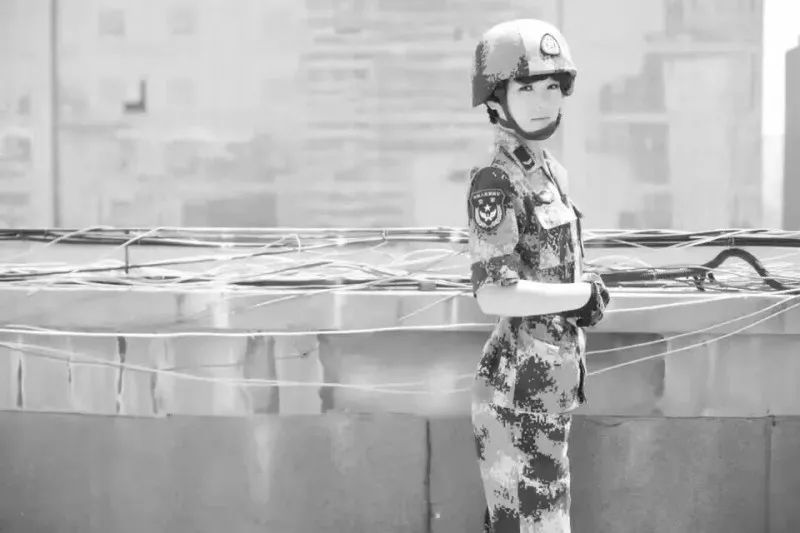 八一特刊武警忠诚卫士,八一特辑从军服到警服