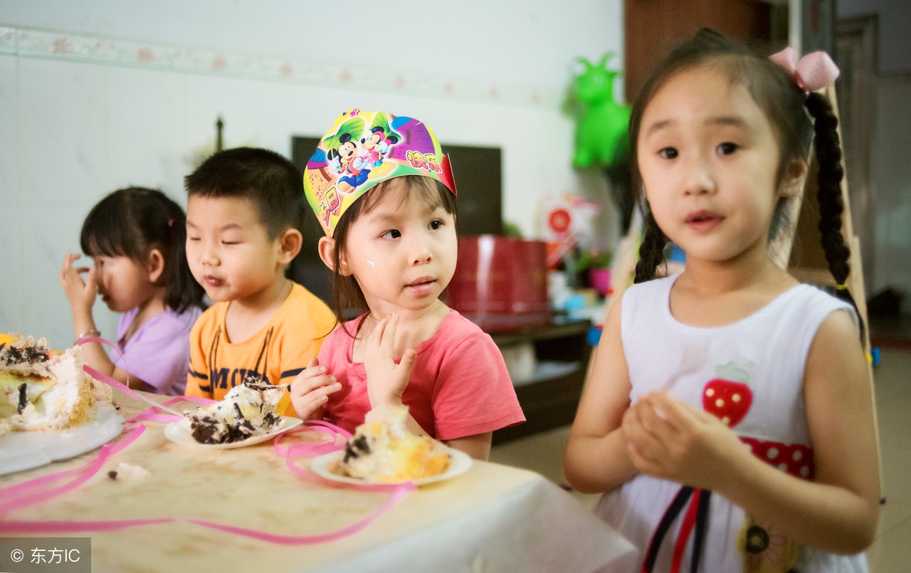 孩子过生日送班上小朋友什么礼物,孩子过生日送全班礼物