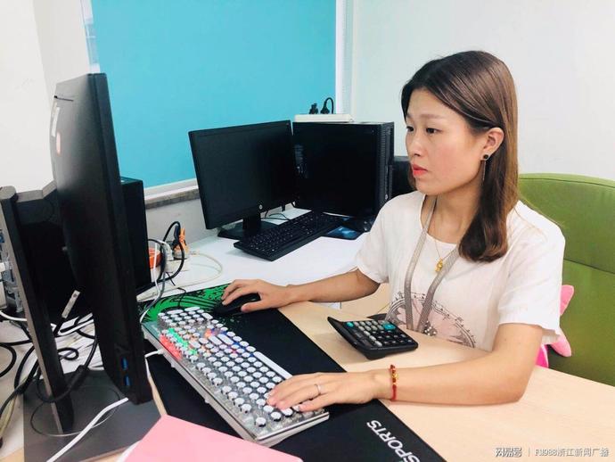 客服如何转型人工智能训练师,人工客服智能训练师招聘