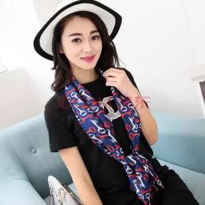 脸大脖子粗短适合什么发型,脸大脖子粗怎么穿高领