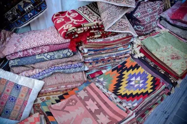 注意这些旅游纪念品千万别带回家,国外旅游不能带回的纪念品