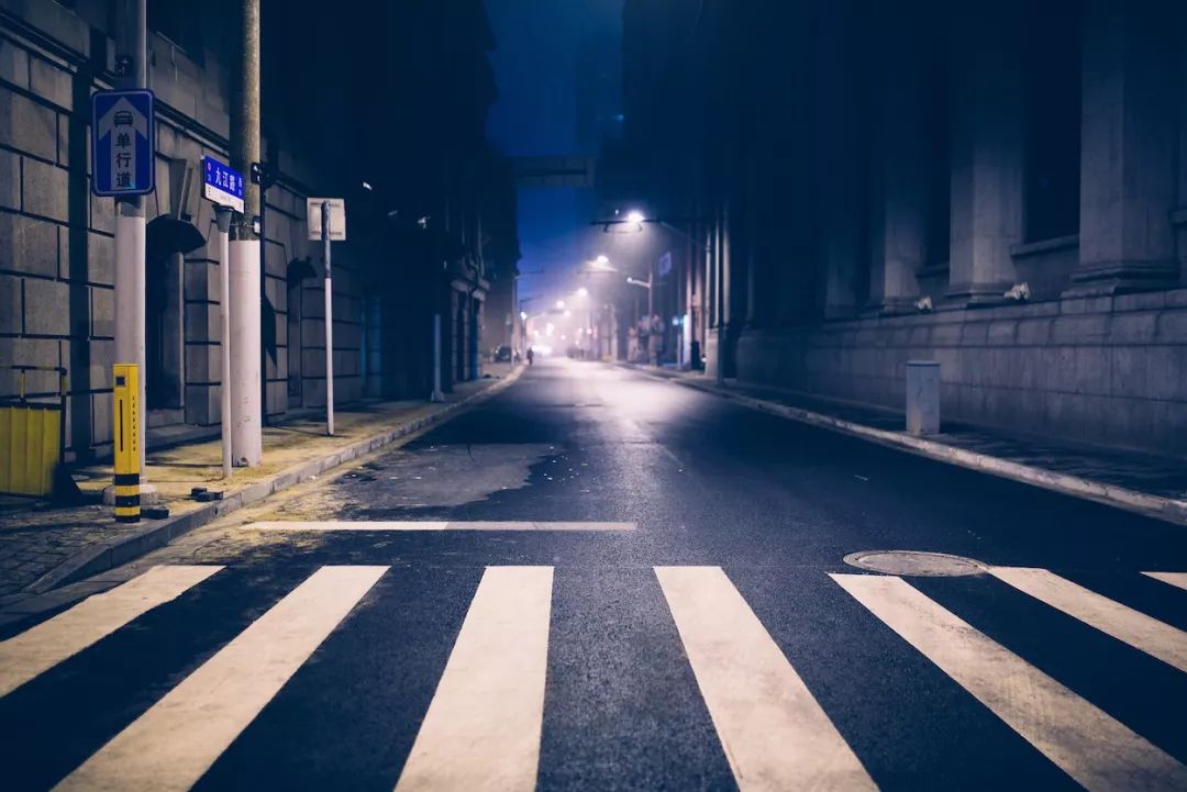 师傅跟你说节约一点你应该怎样说,师傅对我很严格我该怎么说