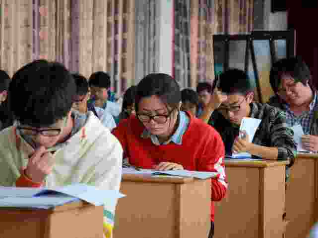 高考复读两次不甘心还能复读吗,高考复读一年后仍然失利怎么办