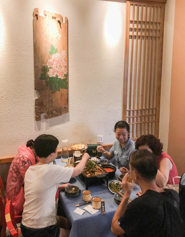 鎴愰兘80鍚庡皬浼欏紑闈㈤,鎴愰兘80鍚庡皬浼欑殑鐖嗙孩涔嬭矾