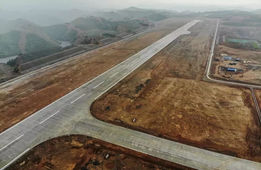 梧州西江机场飞机降落视频,梧州西江机场登机注意事项