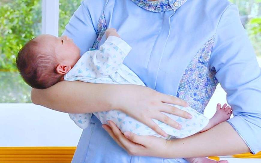 两岁内孩子出现斗鸡眼,一岁小孩出现斗鸡眼