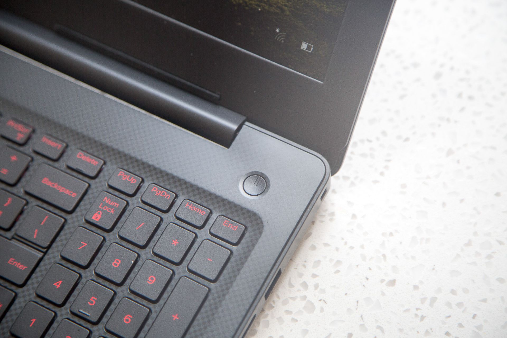 低调性能强悍的笔记本电脑,低调的性能小钢炮