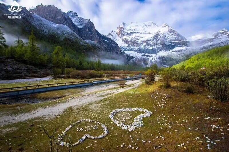 稻城亚丁门票可以玩两天吗,稻城亚丁现在旅游要不要门票