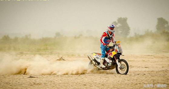 就跑长途坐姿的舒适性而言，太子车型，街车，拉力车谁更好