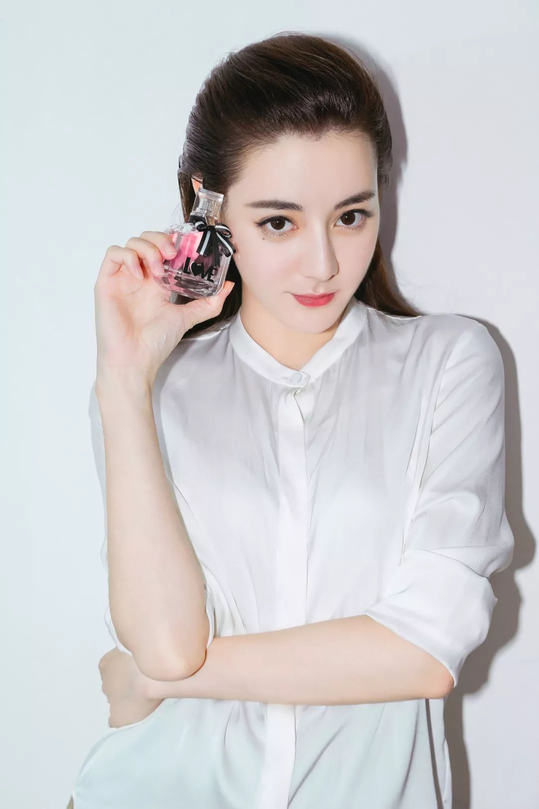 看迪丽热巴一招撩倒盛一伦,迪丽热巴反转巴黎直播回放