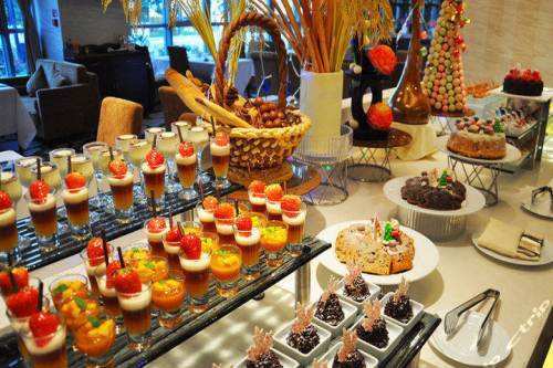 吃自助餐到底要不要吃到扶墙走呢,你吃自助餐最丢人的经历