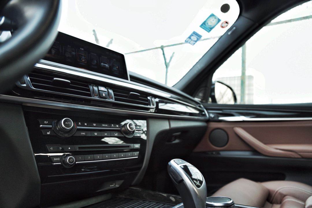 全新bmwx5瞩目登场,上瘾宝马车