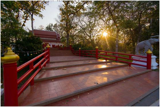 清迈大学和马来亚大学哪个好,清迈大学没车怎么玩