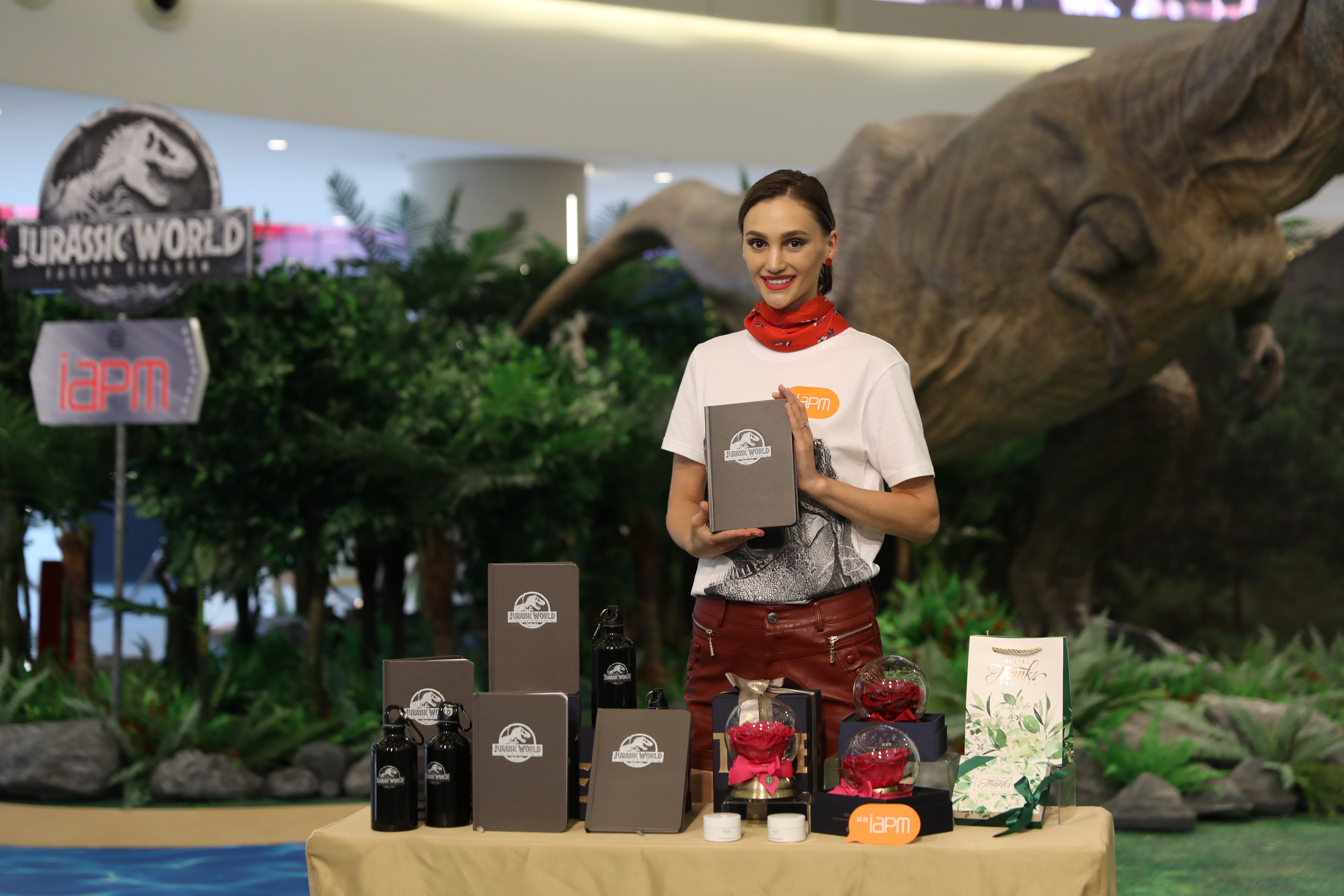 环贸iapm商场暑期震撼上演《侏罗纪世界2》电影主题展