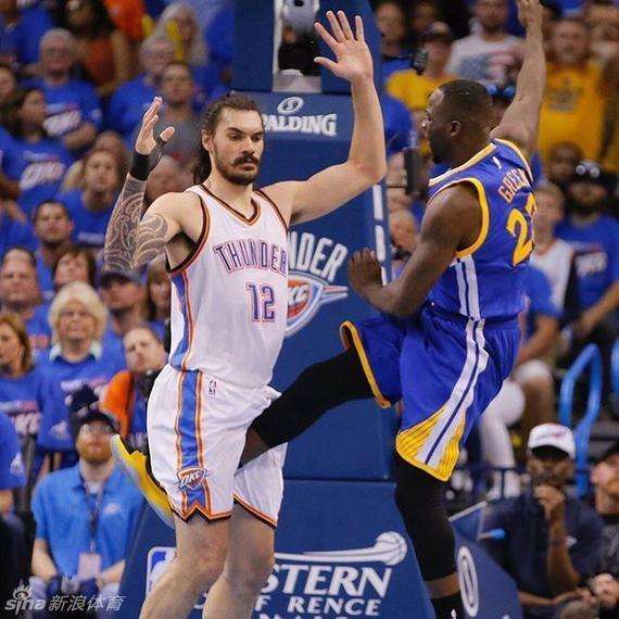 格林两次踢裆亚当斯受到的处罚,追梦格林踢裆亚当斯是哪一场