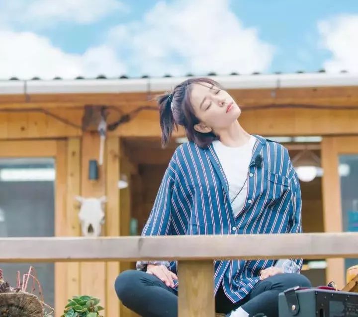 阚清子短发中分两股编发教程,阚清子同款短发发型适合什么脸型