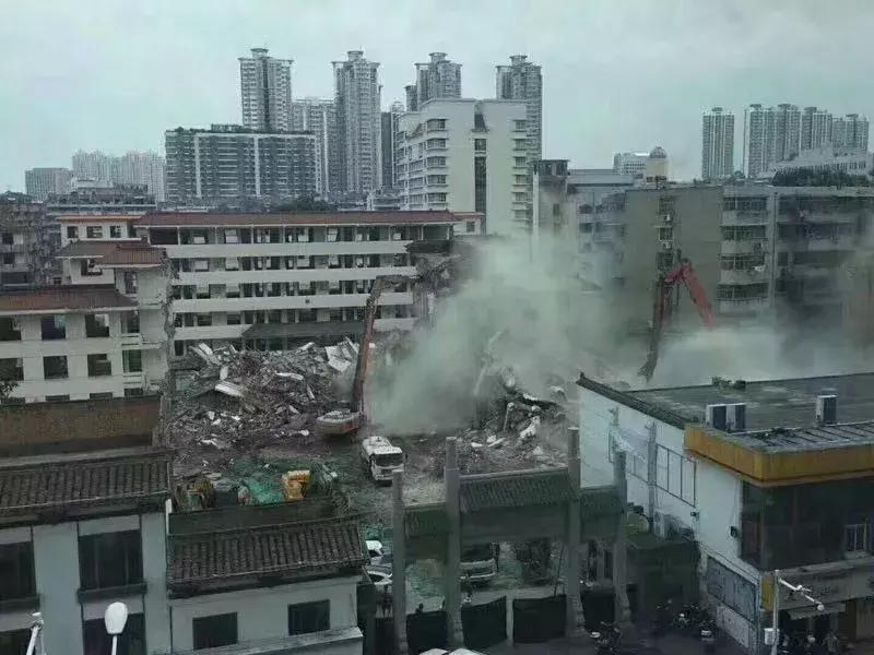 徐州二中变“停车场”！哪些回忆留下？未来这将成徐州“夫子庙”