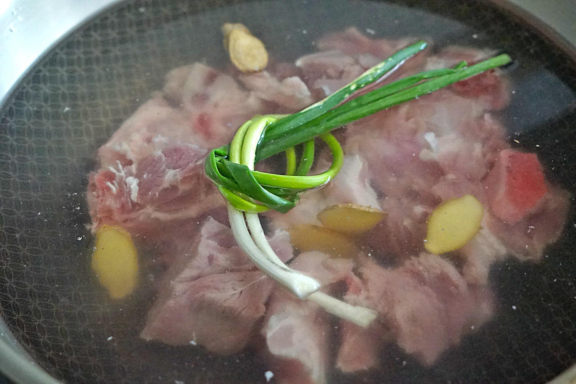 为什么你煮的骨头汤不白,为什么煲的骨头汤浑浊