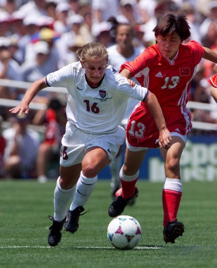 奥运赛场不乏经典对决，谁说奥运足球就是鸡肋？