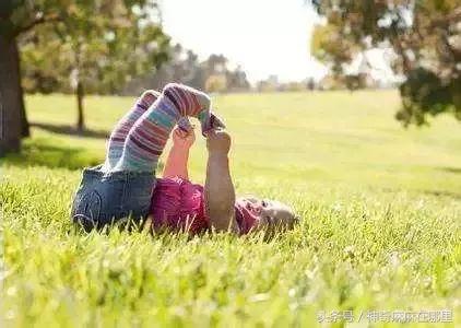 怎么知道宝宝近视远视,宝宝眼睛一大一小是不是近视了