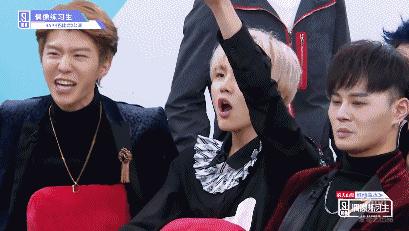 乐华七子久违的合体,乐华七子西装